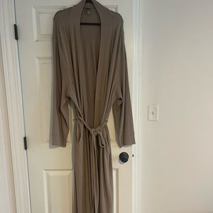 SKIMS Lounge robe long with pockets